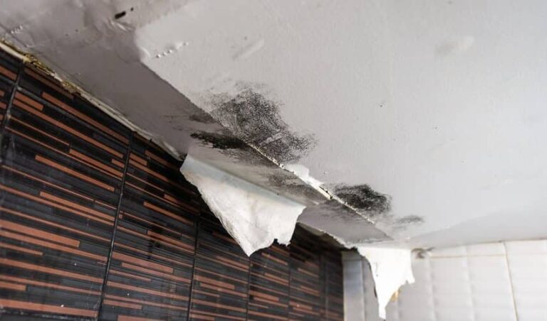cracks in ceiling